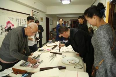 于兴工作室挂牌成立 传承发扬书法文化，开创文化艺术交流新篇章